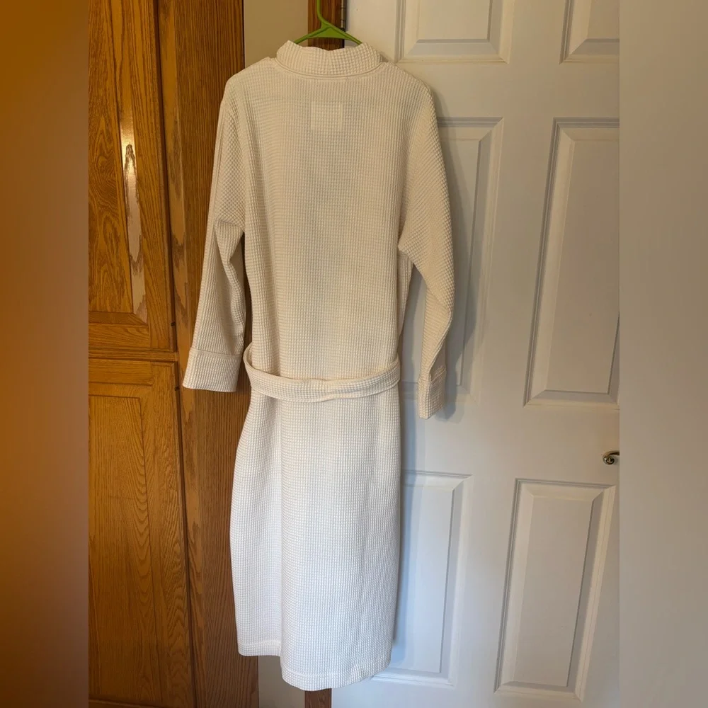 100% Turkish Cotton Ivory Waffle Knit Robe - Picture 2 of 5